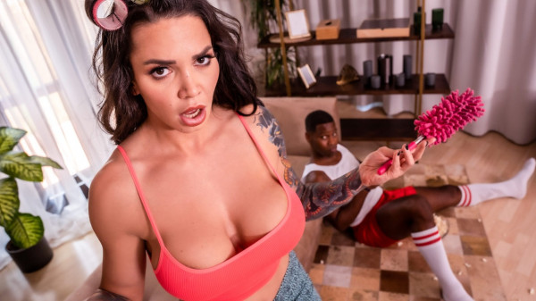 Chloe Lamour - Big tits stepmom just too damn sexy (2022) SiteRip 