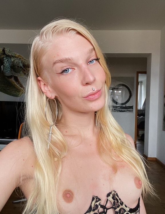 Onlyfans: Good morning Have you ever had group sex before My boyfriend and I loves - TS Sally [2021] (UltraHD/2K 1920p)