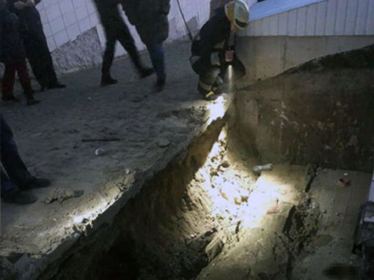 Загинув на місці: під Дніпром на підлітка ввалилась залізобетонна плита