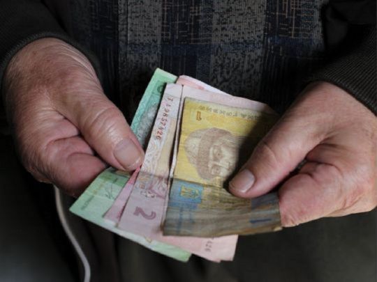 У листопаді пенсіонерам доплатять по 300 грн, але не всім: хто може розраховувати на збільшення