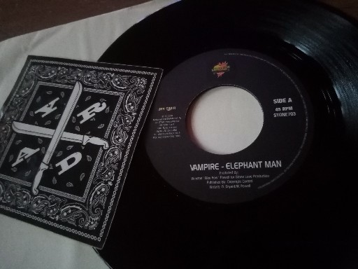 Elephant Man-Vampire-(STONE703)-VLS-FLAC-2000-YARD