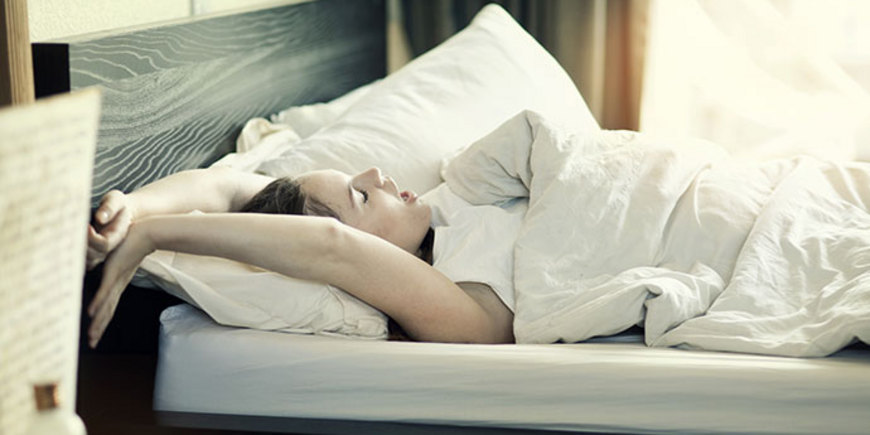 5 упражнений, какие можно делать, не вставая с постели