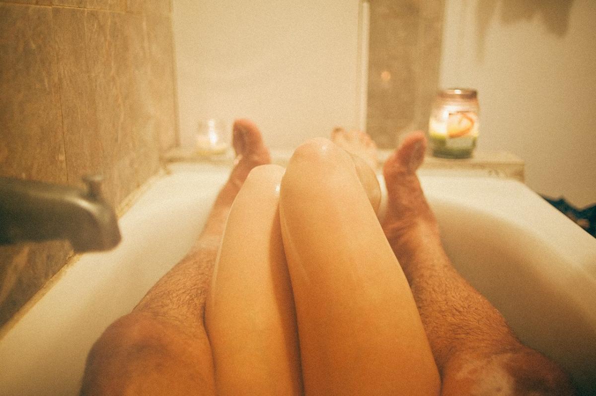 голая девушка в ванной с парнем фото фото 16