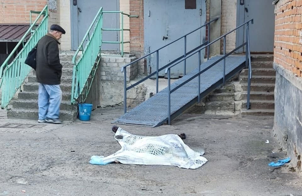 Вісті з Полтави - На Алмазному з вікна багатоповерхівки випала 79-річна жінка