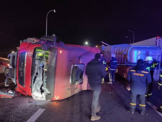 У Харкові вантажівка розчавила таксі з пасажирами: є жертви(фото, відео)
