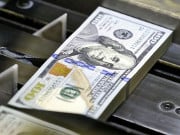 Межбанк: доллар взял курс на повышение