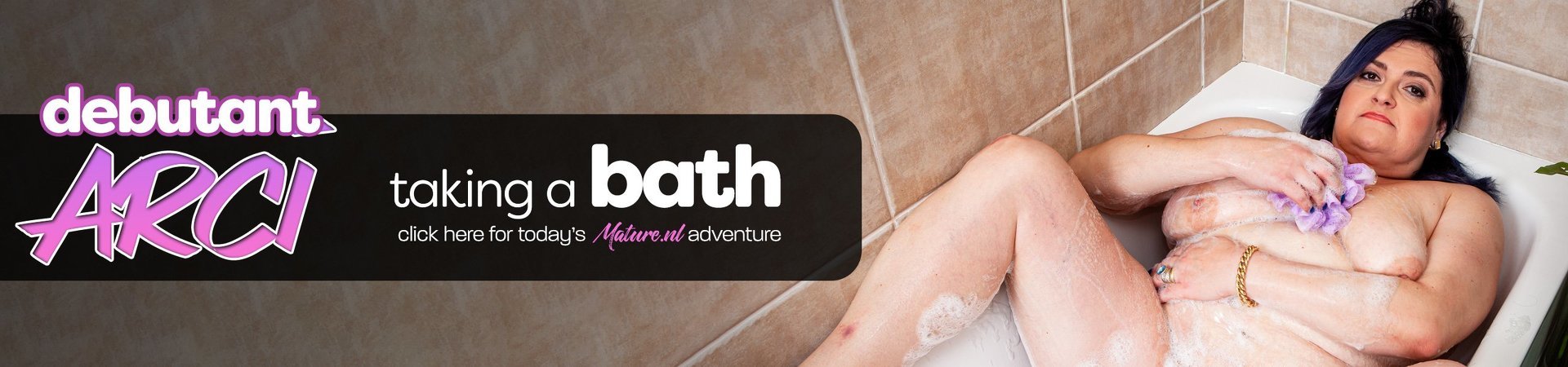 [Mature.nl] Arci (46) - BBW Debutant Arci is taking a bath / 14264 [25-11-2021, BBW, Big breasts, Masturbation, Shaved, Solo, Toys, 1080p]