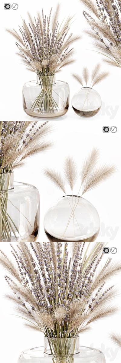 Dry flowers in glass vase with lavender