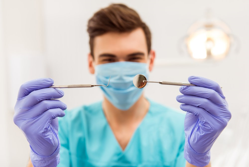 Дантист и стоматолог: кто это, в чем разница