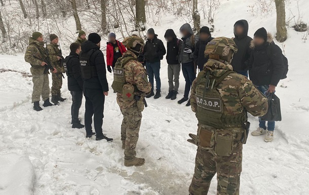 На Закарпатье задержали восьмерых нелегалов