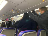 Літак із Порошенком на борту приземлився в Києві