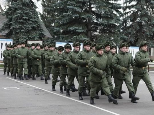 Жителів ОРДЛО з російськими паспортами попередили про призов на службу до армії РФ