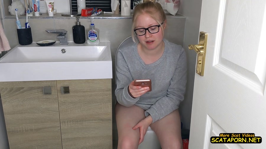 Talking on the toilet whilst shitting PooGirlSofia scatshitxxx (342 MB/1920x1080)