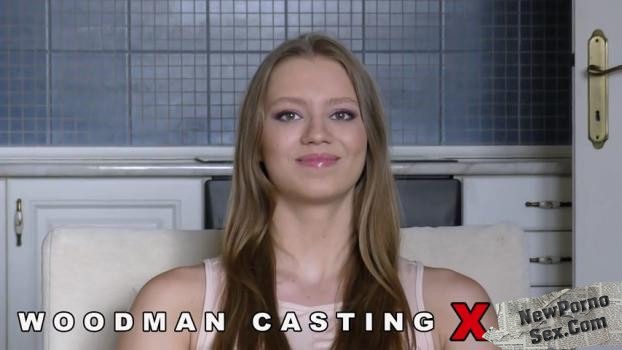 Woodman Casting X - Mia Split