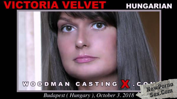 Woodman Casting X - Victoria Velvet