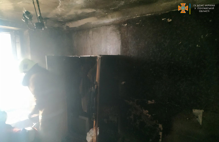 Вісті з Полтави - У Кременчуці під час пожежі в квартирі чоловік отримав опіки — ще 4-х людей евакуювали