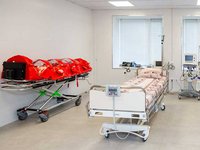 Провідні приватні клініки Києва продовжують надавати медпослуги, але перебудовують роботу