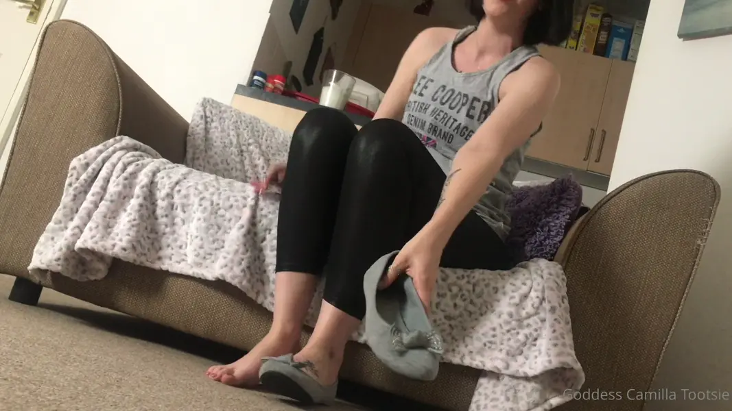 Camilla tootsie Seducing you one shoe dangle at a time - femdom - femdom porn miss femdom