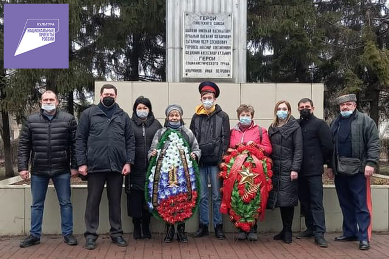 В Шахтах состоялись церемонии возложения  венков к памятникам павшим в ВОв