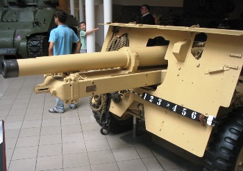 Ordnance QF 25 pounder Walk Around