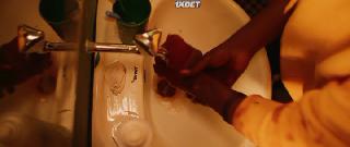 Девушка в желтом джемпере (2020)