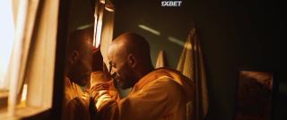 Девушка в желтом джемпере (2020)